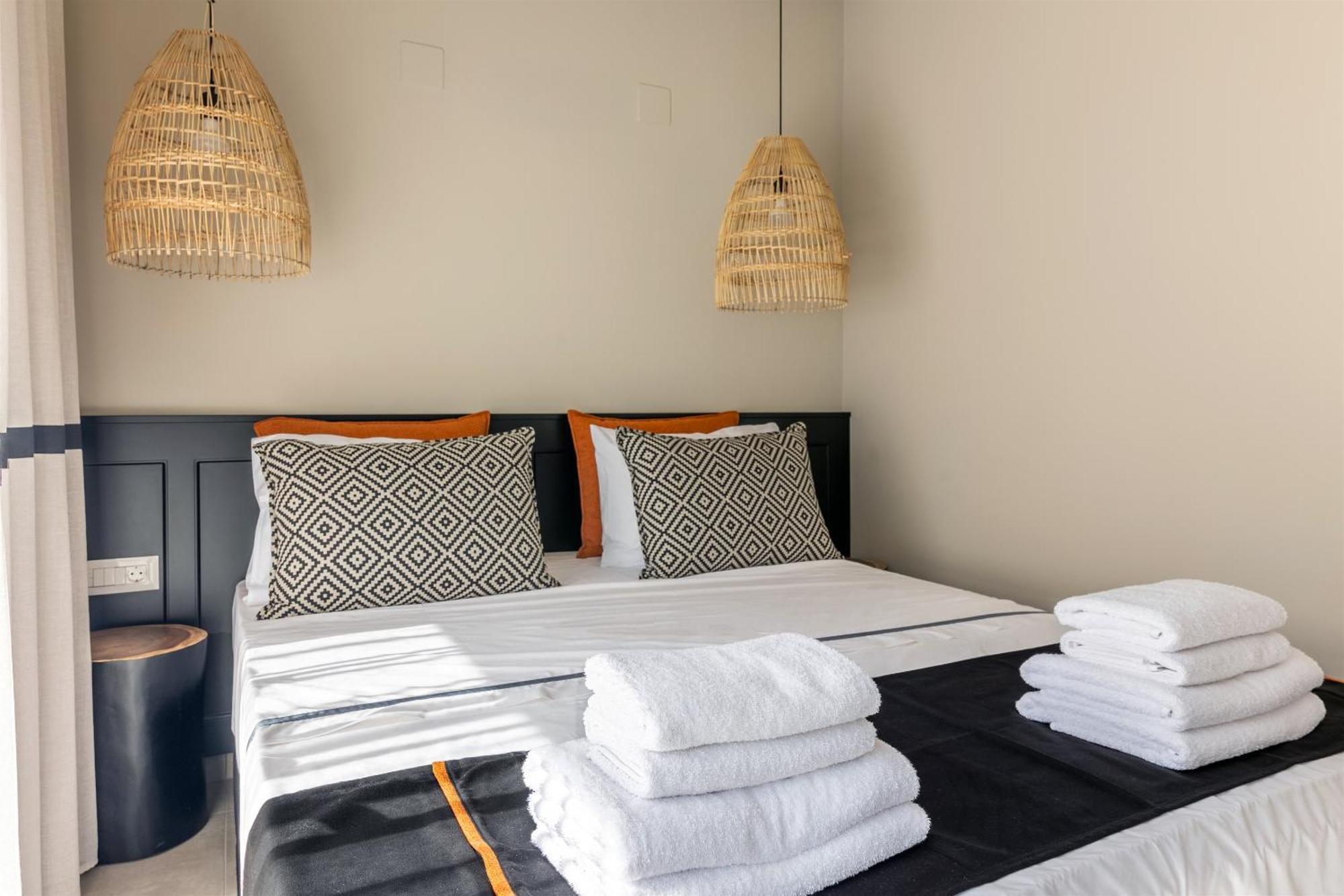 Andrews Luxury Suites Near The Airport Iraklio Exterior foto