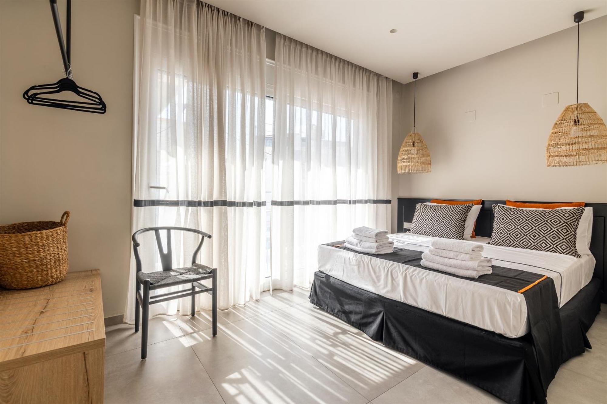 Andrews Luxury Suites Near The Airport Iraklio Exterior foto